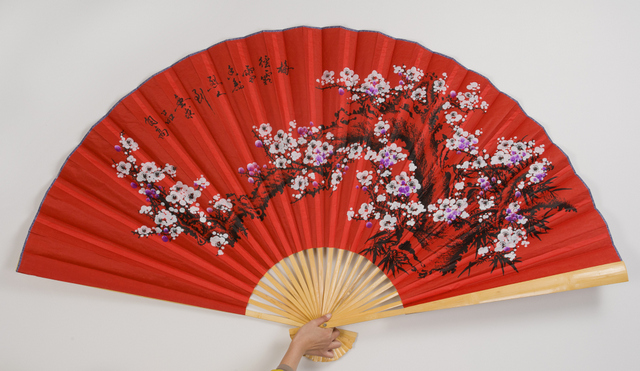 Chinese Fan Paper Fan Hand Fan Folding Fan Super Big Huge Chinese Paper Fan  Decoration Hang Wall in National Customs Wedding Arrangement Fan Japanese